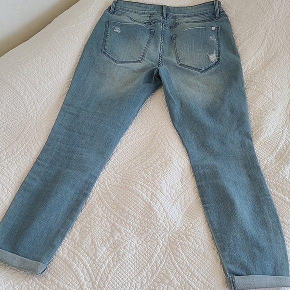 Bebe - Picture 2 of 5